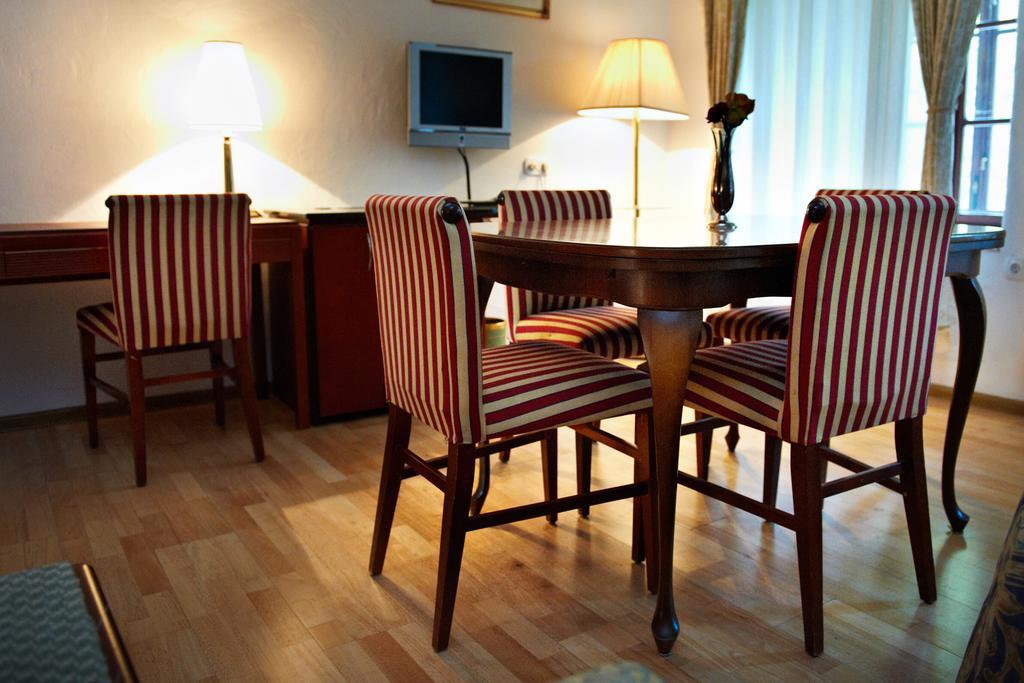 Zamek W Dziegielowie Extérieur photo
